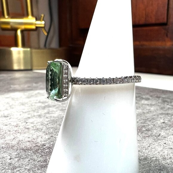 Ring Bomb Party Ring, size 7, green stone, .925 sterling silver band - Picture 7 of 7